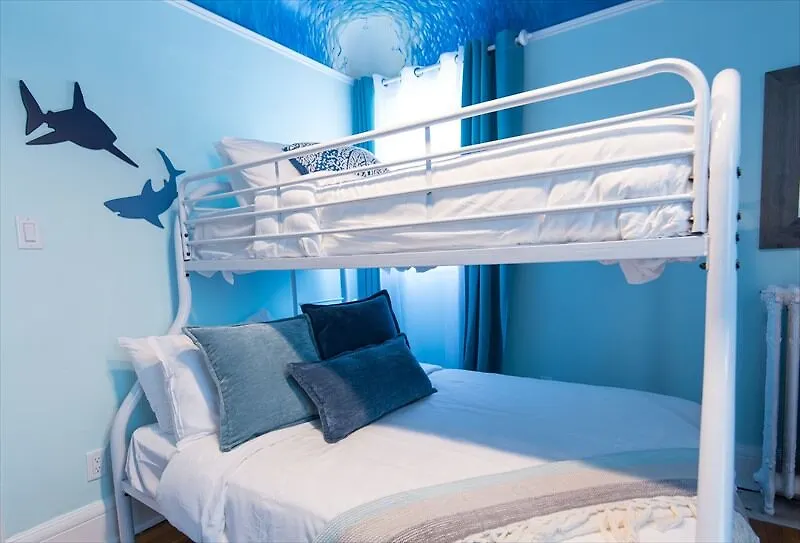 Expansive 6Br In West Queen West By Sonder location